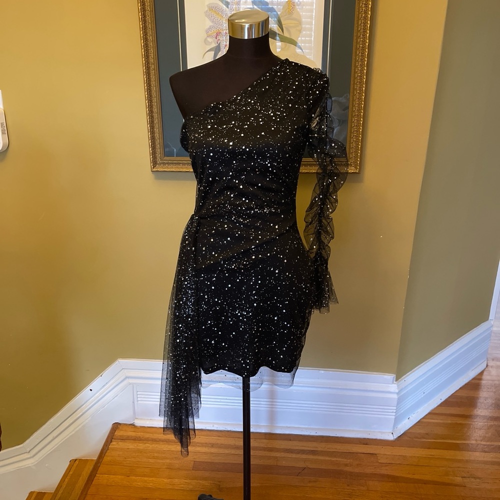 Elegant Black One-Shoulder Dress